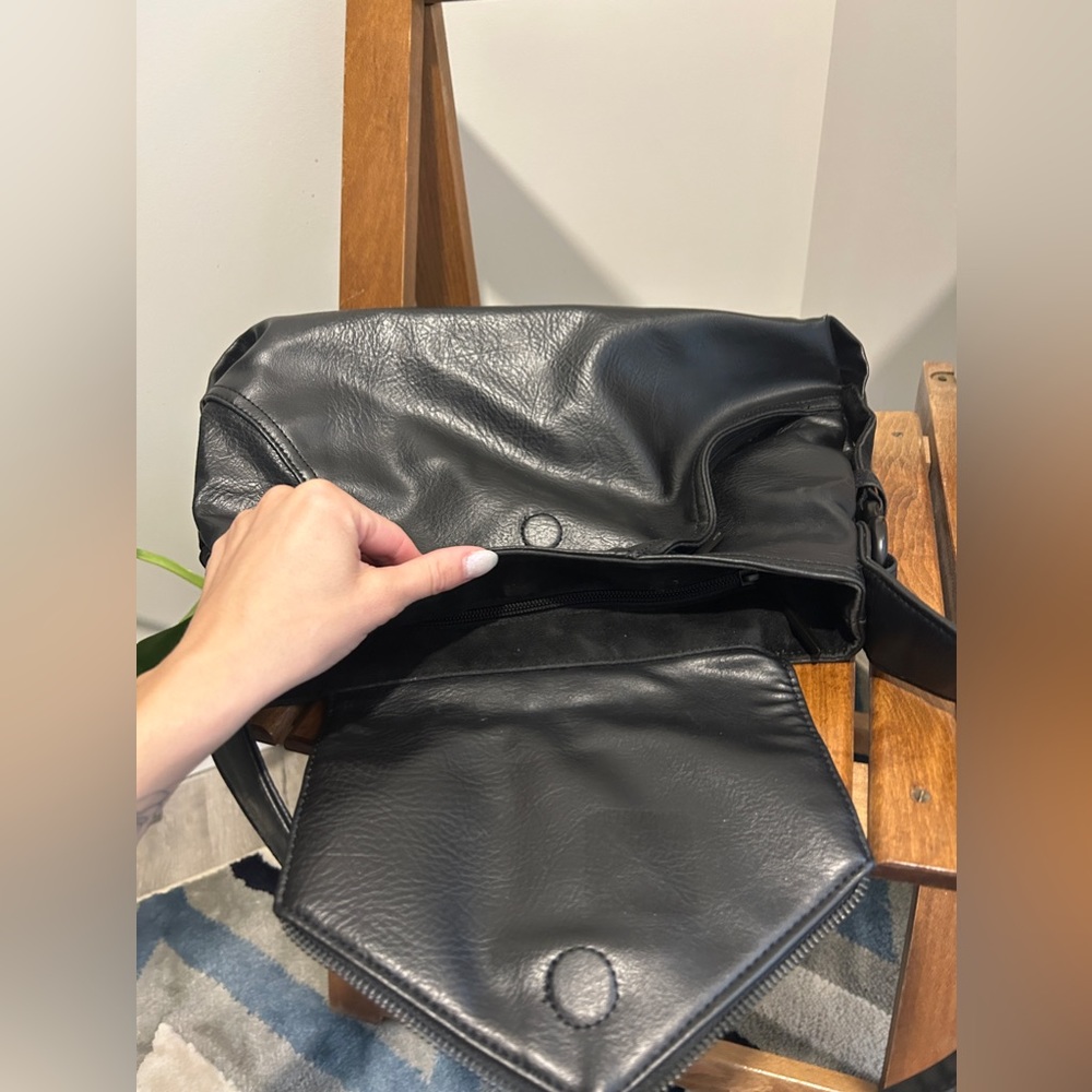 MATT & NAT VEGAN & CRUELTY FREE Shoulder Bag - Picture 7 of 7